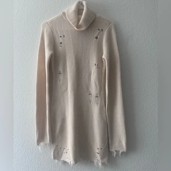 Lovers & Friends distressed sweater dress - Picture 3 of 5